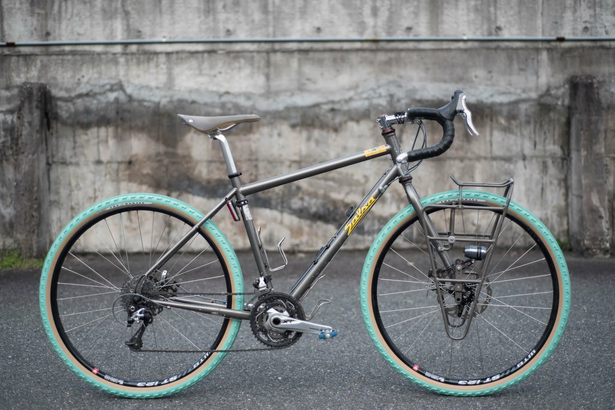 Pneu Sim Works The Homage Tire - Vert X Tan 6 Pneu Sim Works The Homage Tire - Vert X Tan – Image 6