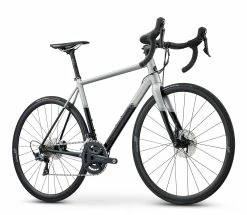 Vélo De Route Fuji SL A Disc 1.1 -VÉLOS ÉLECTRIQUES fuji sl a road bike velo de route endurance baroudeur cycles lyon front