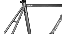 Kit Cadre Brother Cycles Kepler 2022 15 Kit Cadre Brother Cycles Kepler 2022 -VÉLOS ÉLECTRIQUES kit cadre brother cycles kepler gris gravel randonneuse baroudeur cycles lyon 5