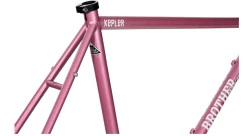 Kit Cadre Brother Cycles Kepler 2022 20 Kit Cadre Brother Cycles Kepler 2022 -VÉLOS ÉLECTRIQUES kit cadre brother cycles kepler rose gravel randonneuse baroudeur cycles lyon 5