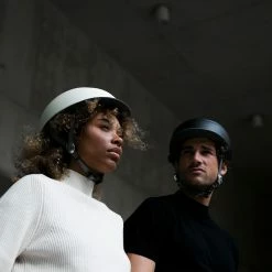 Closca Helmet Noir 9 Closca Helmet Noir -VÉLOS ÉLECTRIQUES mesa de trabajo 3 8c526514 08b6 47b0 b860 e1141b21ba0a 1000x1000 1