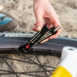 Wolf-tooth Multitool Wolf Tooth 8-Bit Pack Pliers Ultra-light 29 Wolf-tooth Multitool Wolf Tooth 8-Bit Pack Pliers Ultra-light -VÉLOS ÉLECTRIQUES multitool wolf tooth 8 bit pack pliers ultra light baroudeur cycles lyon 10