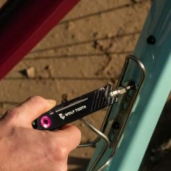 Wolf-tooth Multitool Wolf Tooth 8-Bit Pack Pliers Ultra-light 30 Wolf-tooth Multitool Wolf Tooth 8-Bit Pack Pliers Ultra-light -VÉLOS ÉLECTRIQUES multitool wolf tooth 8 bit pack pliers ultra light baroudeur cycles lyon 11