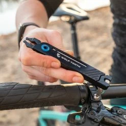 Wolf-tooth Multitool Wolf Tooth 8-Bit Pack Pliers Ultra-light 24 Wolf-tooth Multitool Wolf Tooth 8-Bit Pack Pliers Ultra-light -VÉLOS ÉLECTRIQUES multitool wolf tooth 8 bit pack pliers ultra light baroudeur cycles lyon 5