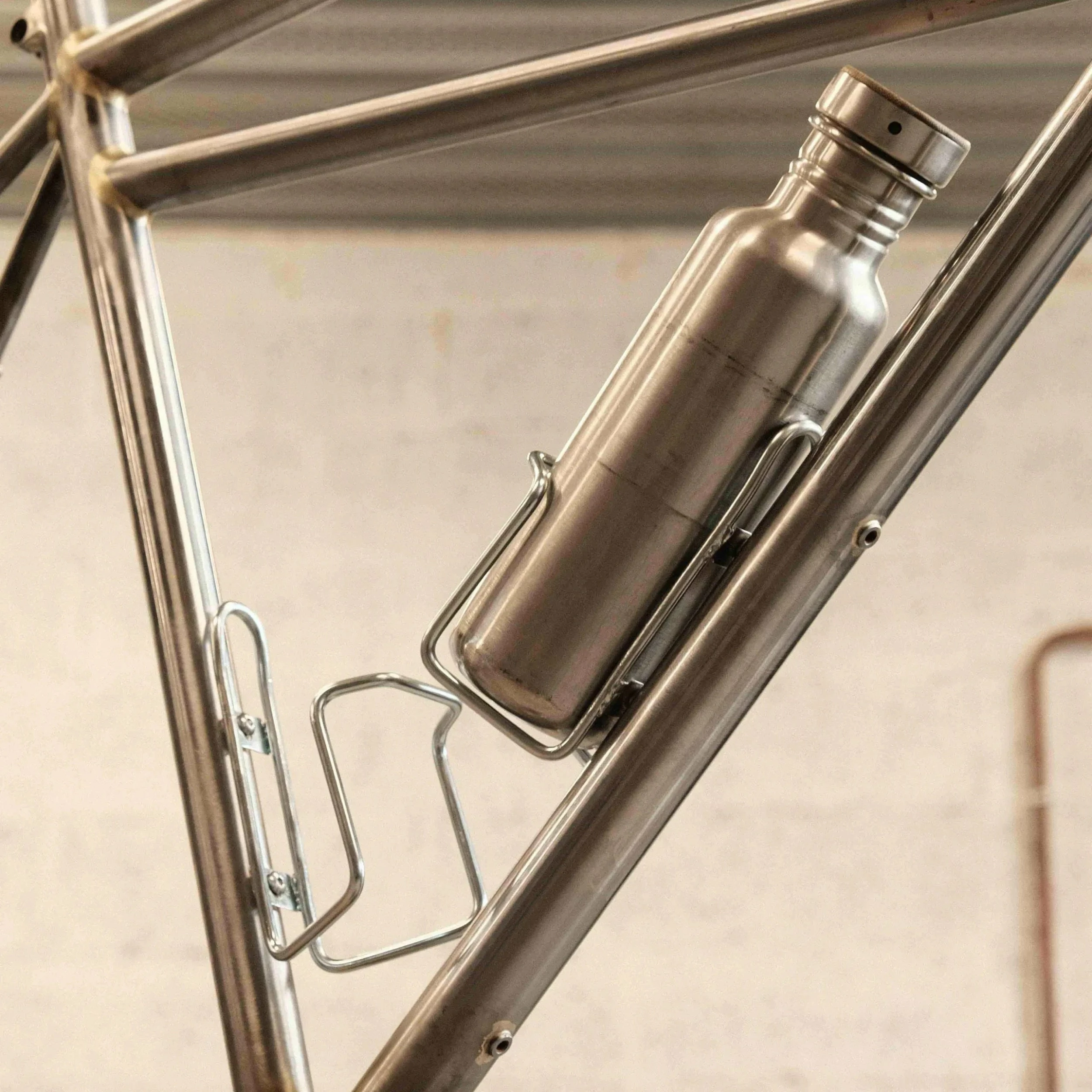 Porte-bidon Cycles Manivelle Acier 4 Porte-bidon Cycles Manivelle Acier – Image 4