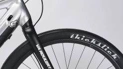 Vélo Électrique Sunn Volt S2 -VÉLOS ÉLECTRIQUES sunn volt s2 velo route sportif fitness ville electrique assistance vae mixte baroudeur cycles lyon front zoom