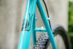 Vélo Gravel Surly Straggler 650B 2021 Black 14 Vélo Gravel Surly Straggler 650B 2021 Black -VÉLOS ÉLECTRIQUES surly straggler 700c 650b gravel bike acier baroudeur cycles lyon seat tube 9af9aecf b41a 4730 8d69 795e26658e55