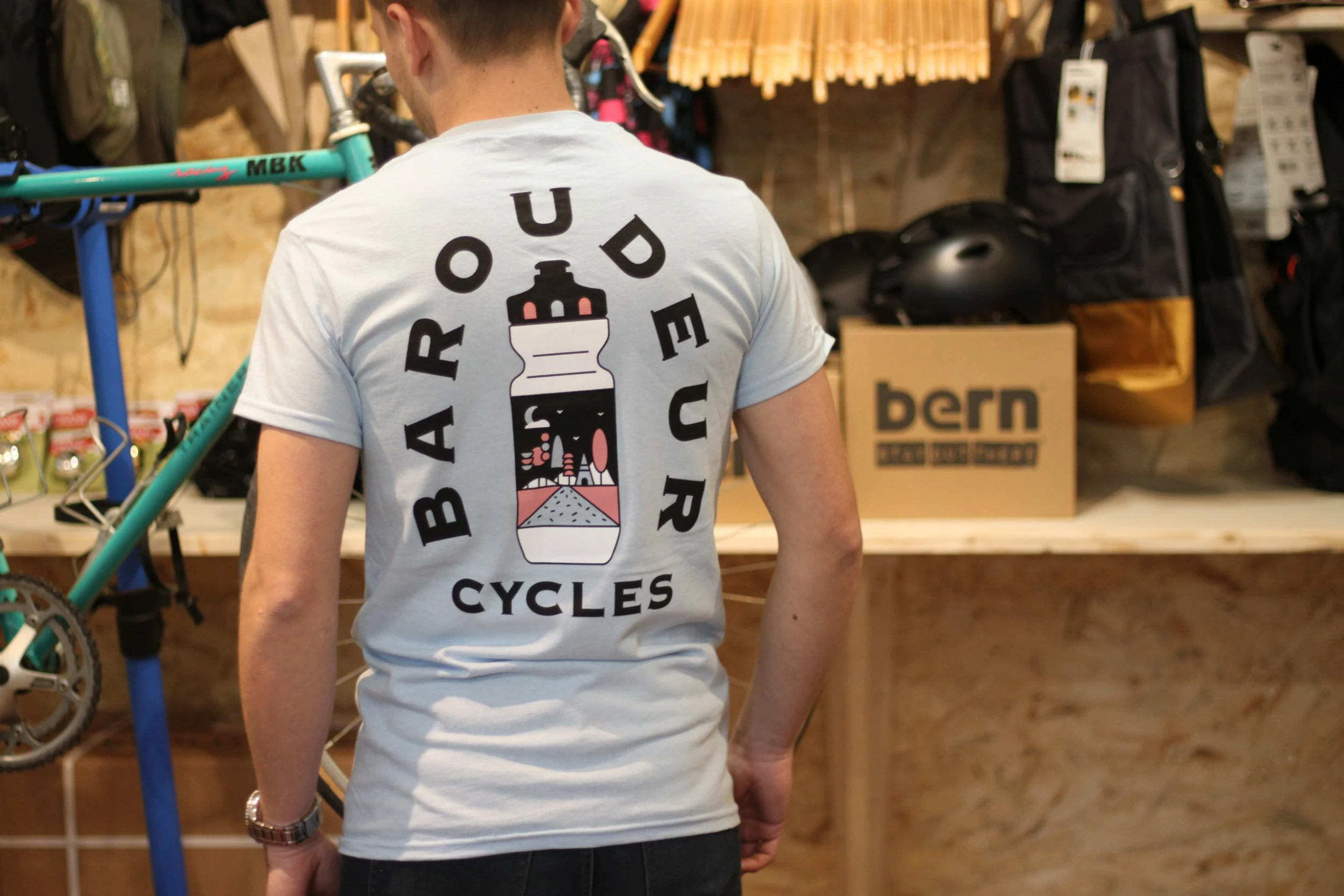 Baroudeur Cycles T-Shirt "Bidon" Bleu 3 Baroudeur Cycles T-Shirt "Bidon" Bleu – Image 3